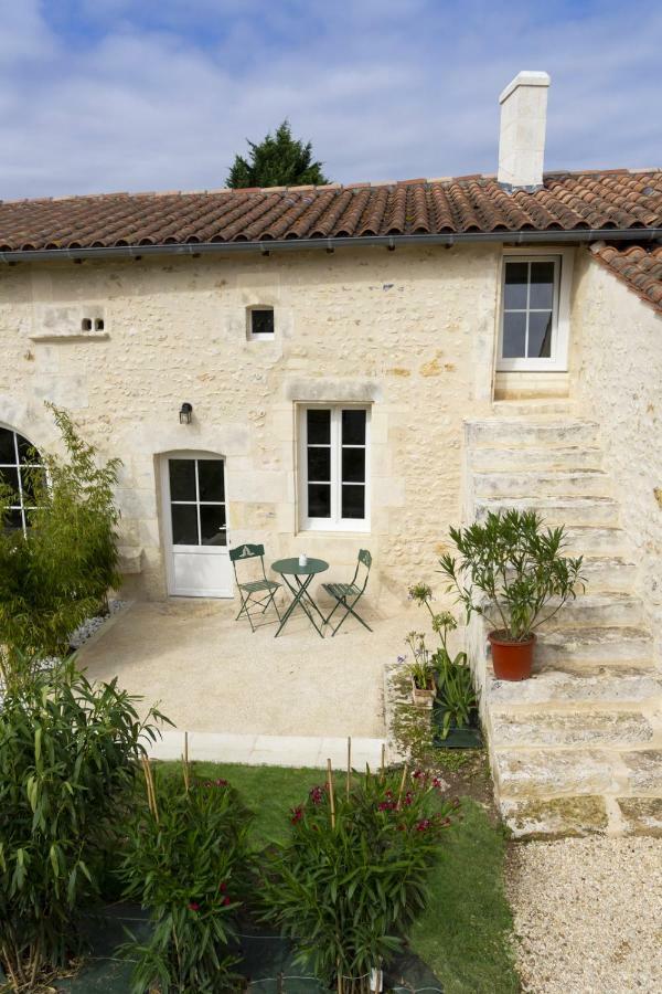 Le Clos De Tesson Exteriör bild
